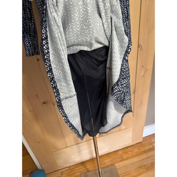 Garnet Hill | Brianna Surplice Knit Dress Navy Print Long Sleeve Midi | Size M - Picture 9 of 14